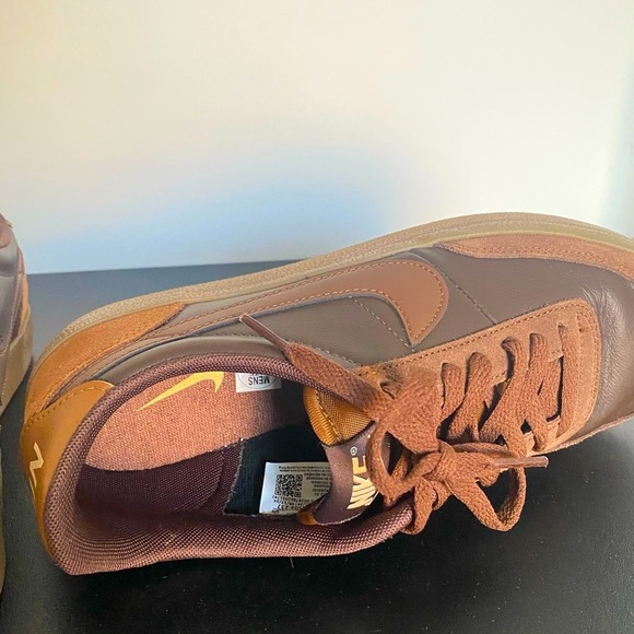 Men’s Nike Chocolate Killshot Sneakers - Picture 5 of 5